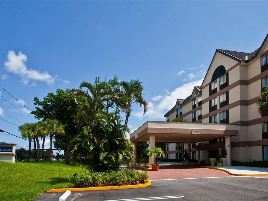 Holiday Inn Express Fort Lauderdale North - Executive Airport By Ihg Exterior foto