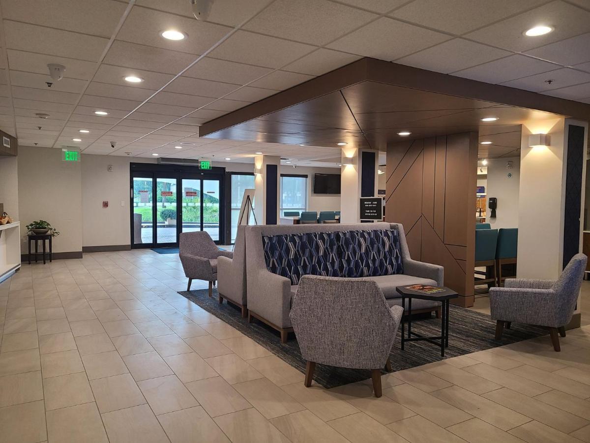 Holiday Inn Express Fort Lauderdale North - Executive Airport By Ihg Exterior foto