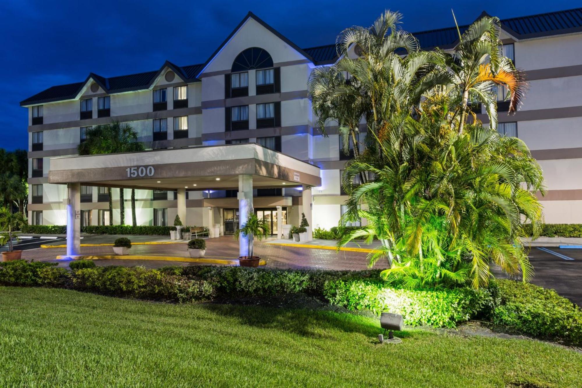 Holiday Inn Express Fort Lauderdale North - Executive Airport By Ihg Exterior foto