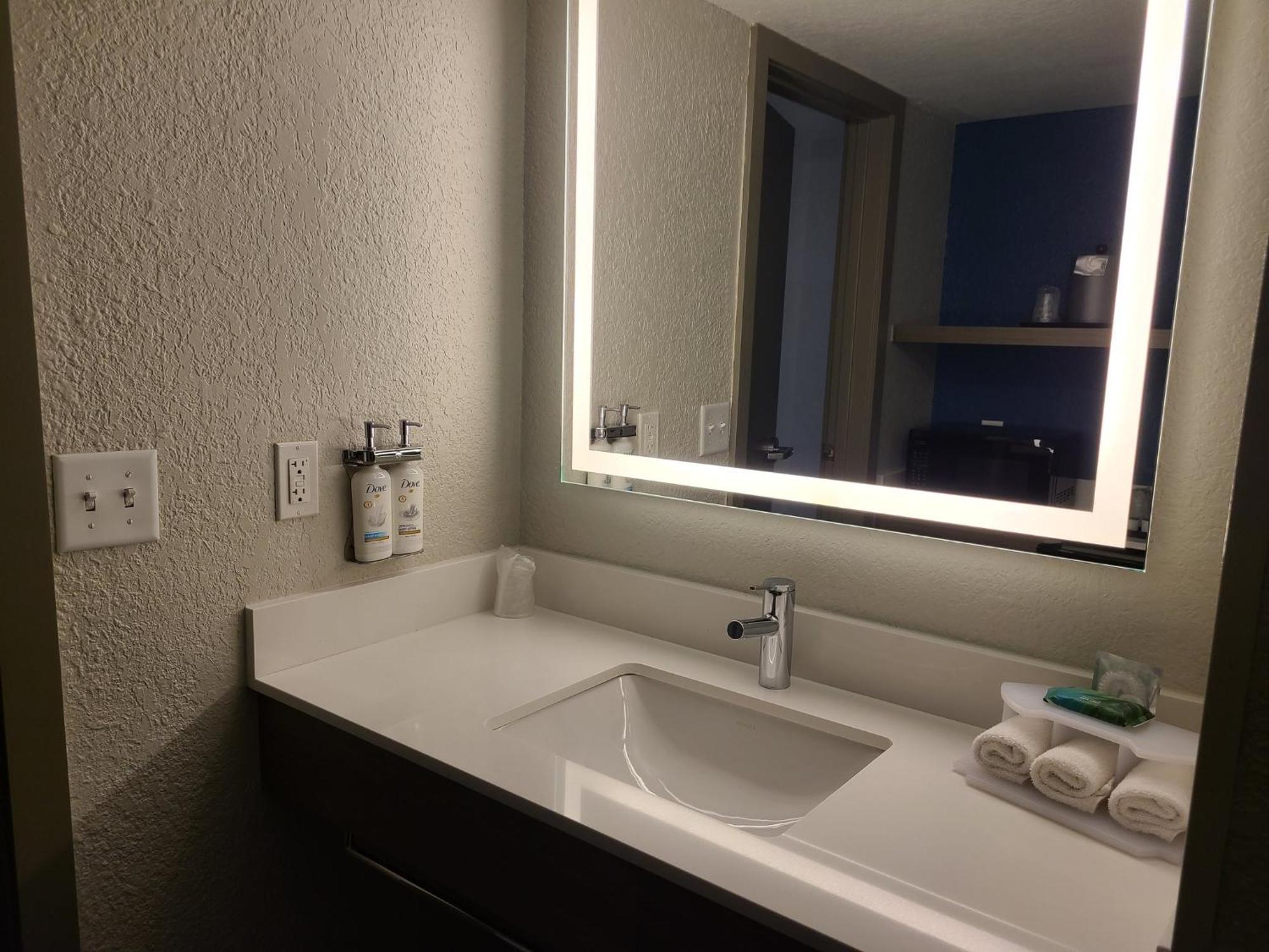 Holiday Inn Express Fort Lauderdale North - Executive Airport By Ihg Exterior foto